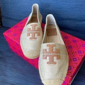New in box Tory Burch Weston Espadrille Tan 5.5